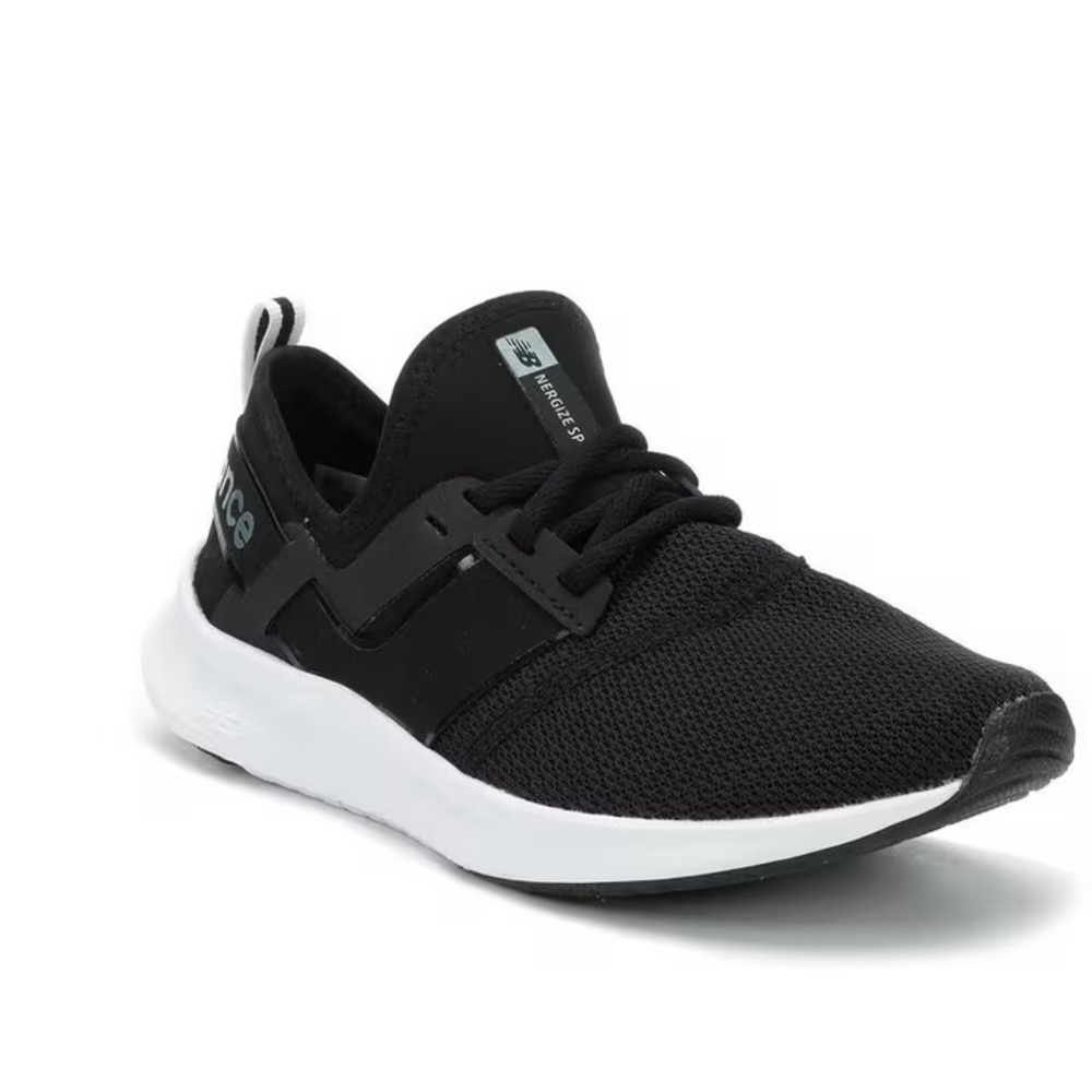 New Balance Women's FuelCore Nergize Sneakers in Size 9.5. NWT!